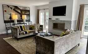 Sunnyside Luxurious 4Br Art Villa, Fireplace, Village 2Mins